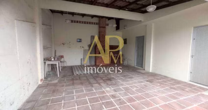 Terreno + edícula à venda: 300m², 200 metros do mar - Praia da Fora