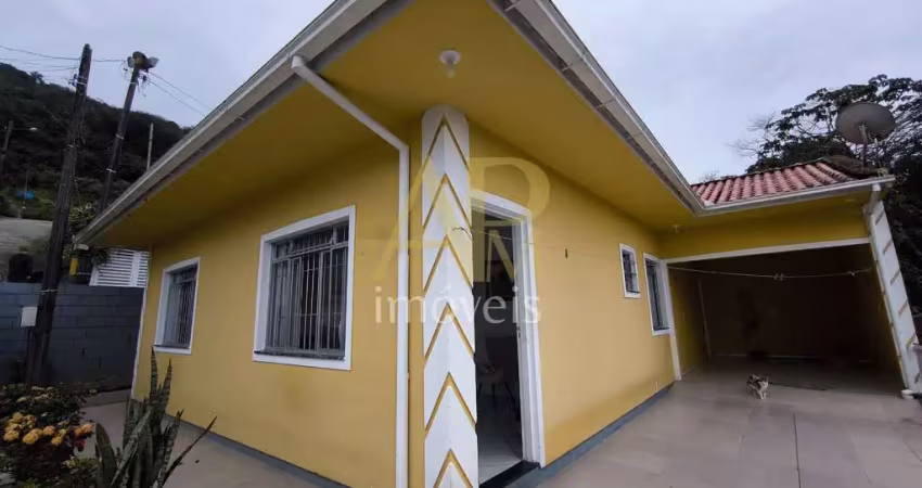 Casa à Venda sozinha no terreno: 3 dormitórios - Universitários/Biguaçu