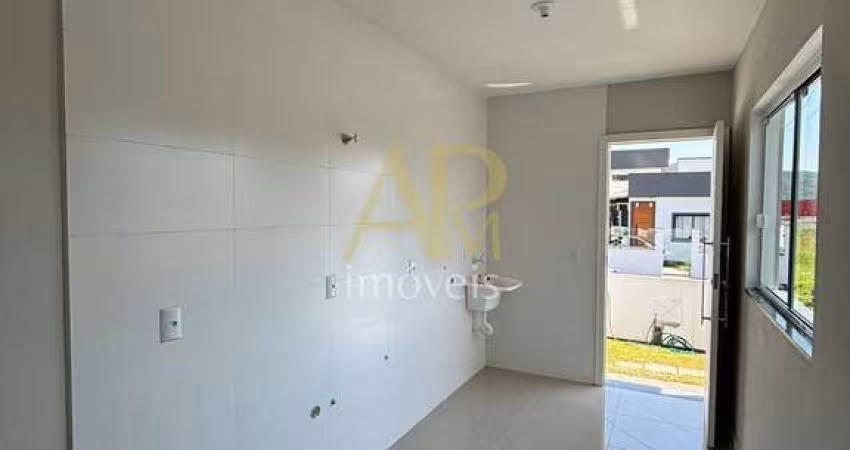 Casa em obras à venda com 2 dorm e área nos fundos no Lisboa III- SJ