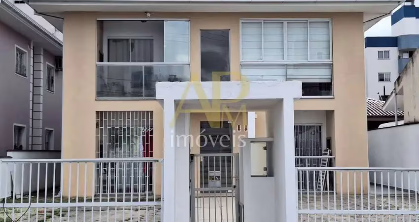 Apartamento à venda: 2 dorm (1 suíte), baixo condomínio no pagani, palhoça