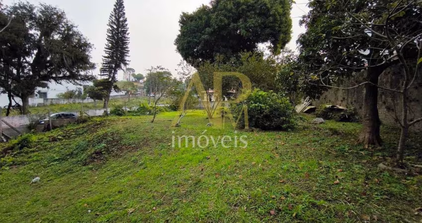 Terreno à venda a 50m do mar, no Centro de São José - 257,6m²