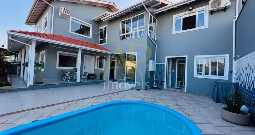 Casa à venda com 4 dormitórios, piscina, no novo estreito e à 80m do mar