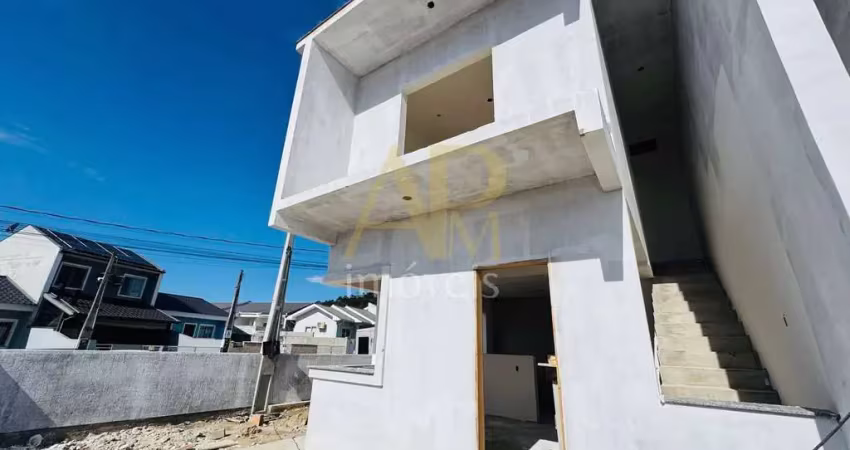 Sobrado à venda: 2 suítes e lavabo com quintal no caminho das flores/sj