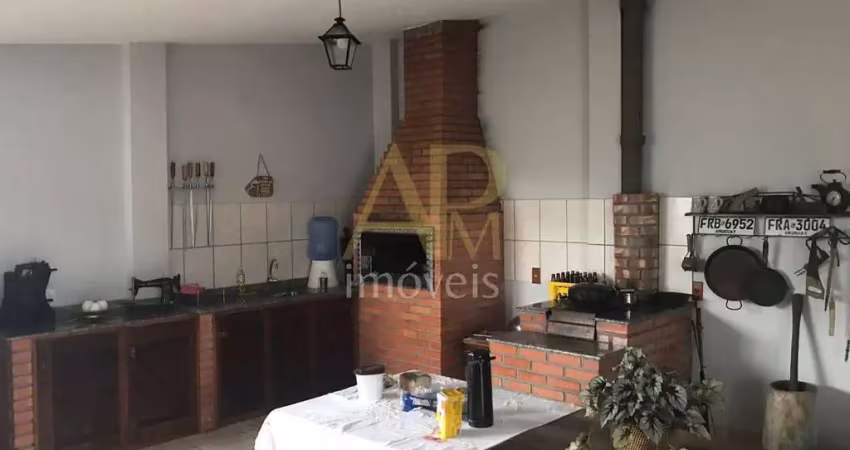 Casa à venda ampla em palhoça com hidromassagem e espaço de festas