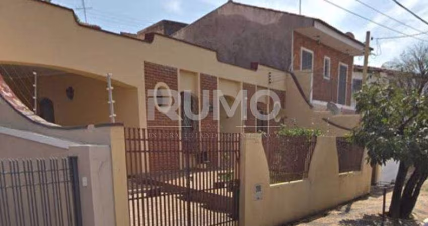 Casa com 3 quartos à venda na Rua Professor Adriano Boucault, 312, Vila Lemos, Campinas