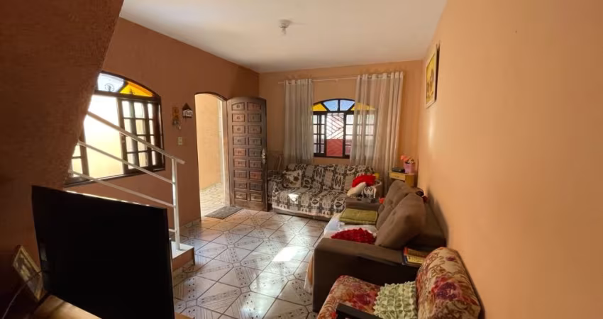 Casa 3 quartos 2 vagas + edícula com 2 cômodos- Carapicuíba.