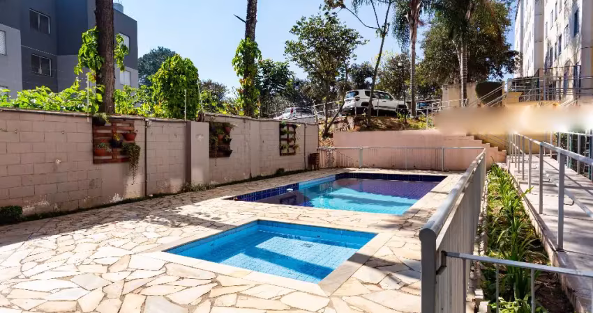Apartamento 3 quartos, sacada e vaga demarcada- com planejados cozinha e quarto casal.