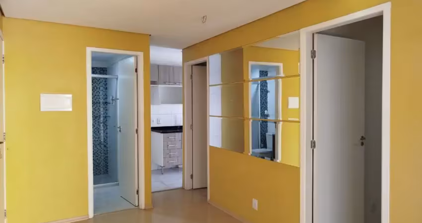 Apartamento 3 quartos, sacada e vaga demarcada- com planejados cozinha e quarto casal.