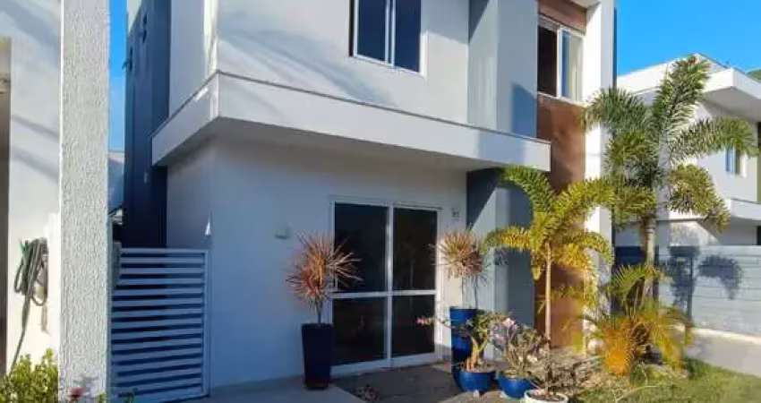 Casa em condomínio fechado com 3 quartos e 3 suítes em Abrantes condomínio Évora Sol
