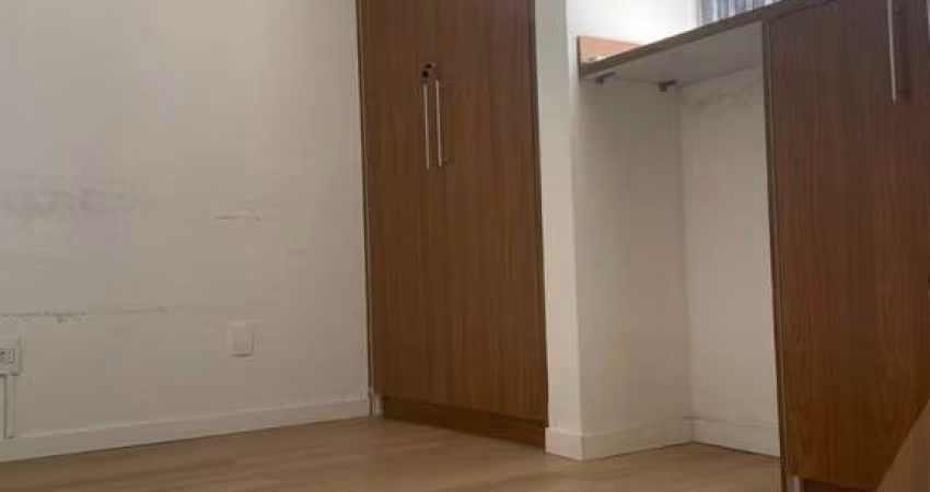 Sala comercial na Avenida Tancredo Neves no Edifício Cempre para venda