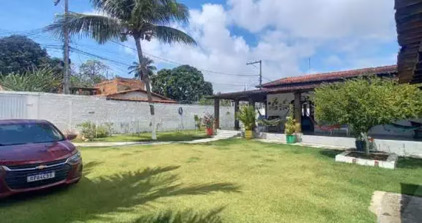 Casa solta térrea em rua pública para locação com 3 quartos área verde ampla vagas para 5 carros