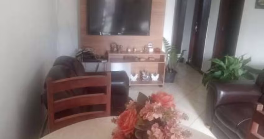 Casa solta com 3 quartos e 2 banheiros garagem área de serviço varanda em Itapuã para venda próximo Dorival Caymi