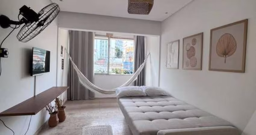 Apartamento com 1 quarto e sala no Rio Vermelho para locação no 1 andar de escadas próximo centro