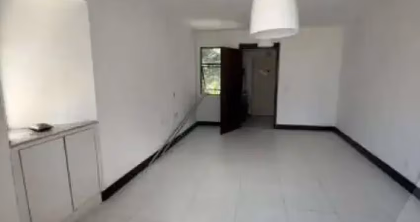Apartamento para venda na barra com 3 quartos e 1 suíte varanda e dependência 2 vagas de garagens na rua tenente pires ferreira