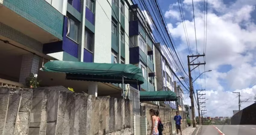 Apartamento com 2 quartos e dependência completa em amaralina para venda na rua visconde de itaborahy no edifício bermudas