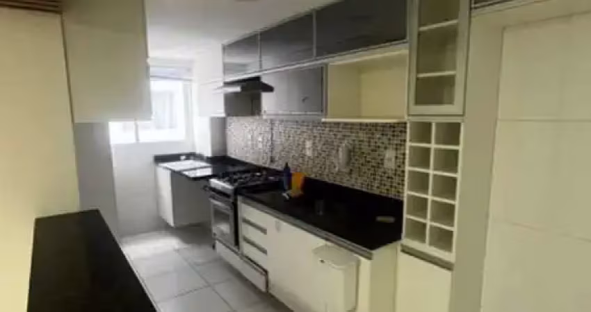 Apartamento de 3 quartos com armários, no edf corais de piatã para locação
