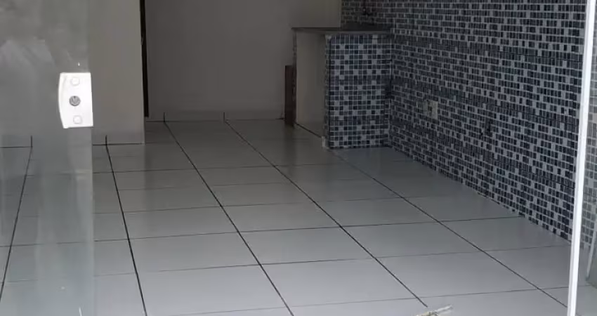 Salão comercial no eloy chaves rua principal da escola e laboratório/biológico/dentistas e lojas