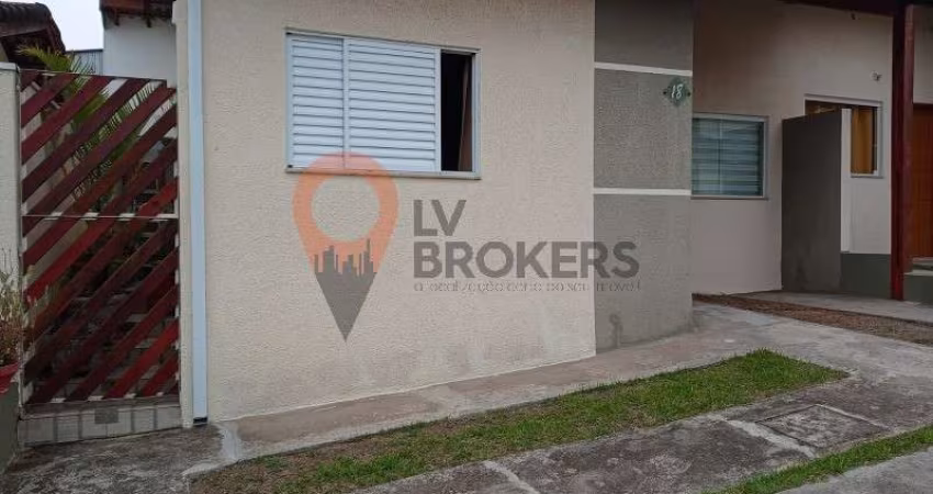 Casa em Condomínio de Luxo à Venda em Suzano-SP no Jardim Casa Branca: 2 quartos, 2 salas, 2 banheiros, 2 vagas de garagem.