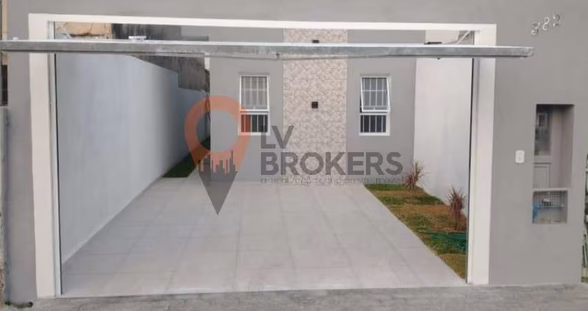 Casa à venda na Vila Industrial, Mogi das Cruzes-SP: 3 quartos, 1 suíte, 2 salas, 2 banheiros, 2 vagas de garagem, 68m².