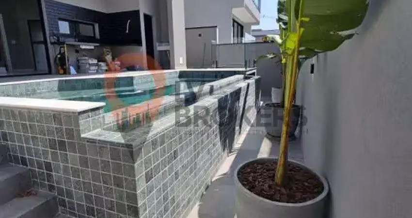 Casa em Condomínio de Luxo em Cézar de Souza, Mogi das Cruzes-SP: 3 Quartos, 3 Suítes, 2 Salas, 5 Banheiros, 4 Vagas, 212m².