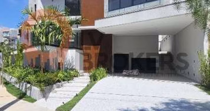 Casa de Luxo no Condomínio Bella Citta - Mogi das Cruzes-SP: 4 Quartos, 3 Suítes, 2 Salas, 5 Banheiros, 3 Vagas de Garagem, 240m².
