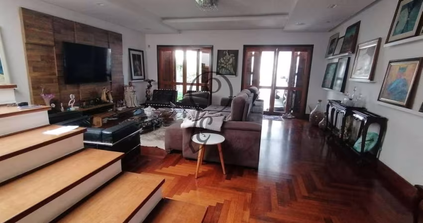 Maravilhoso Sobrado, com 3 dormitórios (1 suíte) quintal , escritório, Spa , 3 vagas de garagem à v