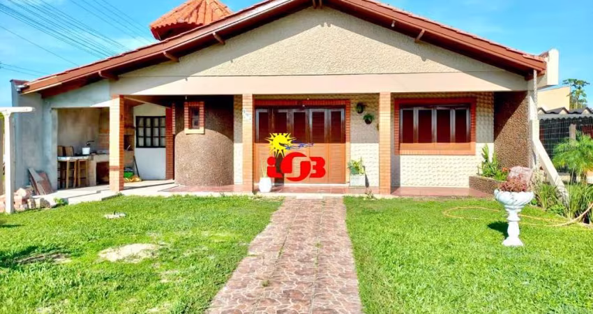 Linda casa no Balneário Ipiranga!!!