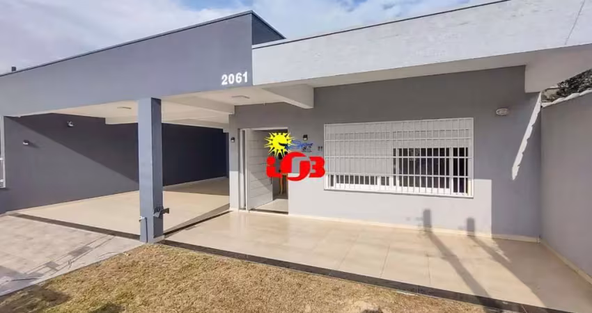 Casa 04 dormitórios no centro de Mariluz há 50 metros do mar!