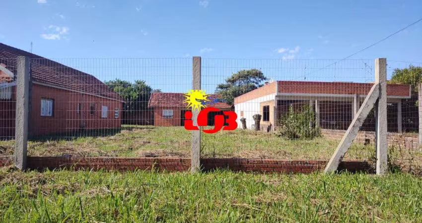 Terreno no Centro de Imbé disponível para construção, aterrado e gramado