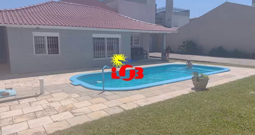 Casa à Venda, Centro de Tramandaí, próximo ao mar!