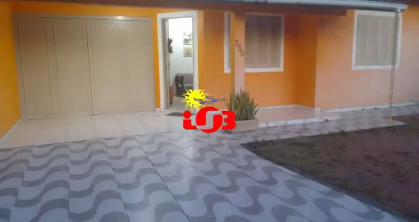 Residência próxima ao mar na praia de mariluz. imbé