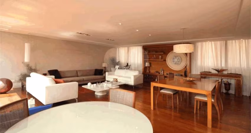 Apartamento com 3 quartos à venda em Moema - SP