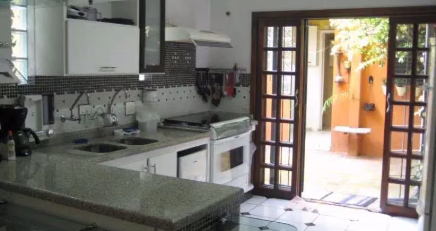 Casa com 3 quartos à venda na Rua Ibituruna, Saúde, São Paulo