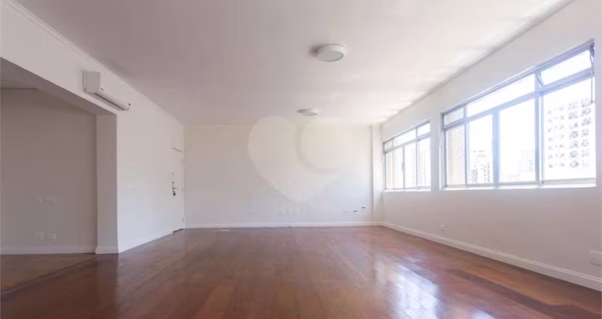 Apartamento com 3 quartos à venda em Cerqueira César - SP