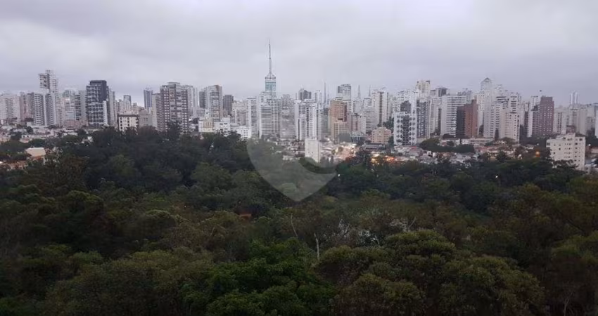 Apartamento com 3 quartos à venda em Aclimação - SP