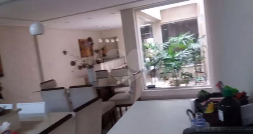 Sobrado com 4 quartos à venda em Cambuci - SP