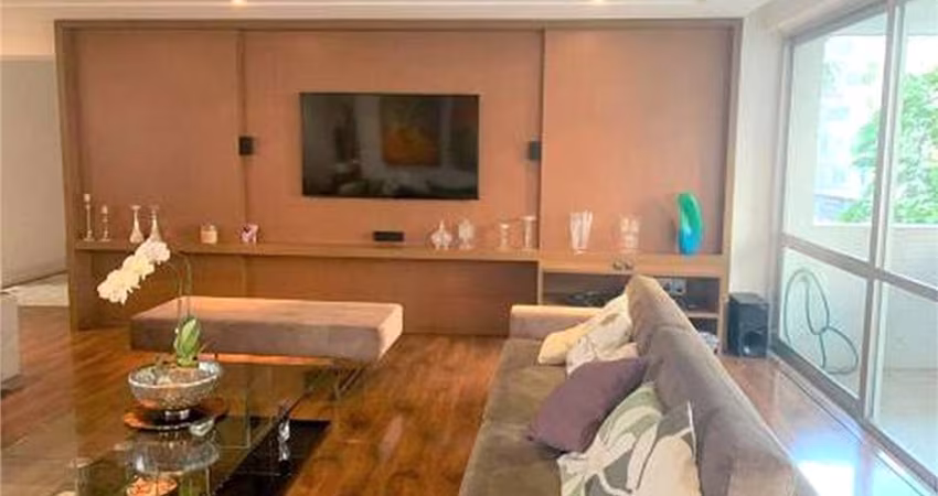 Apartamento com 3 quartos à venda em Cerqueira César - SP