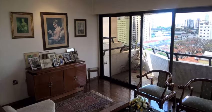 Apartamento com 3 quartos à venda em Aclimação - SP