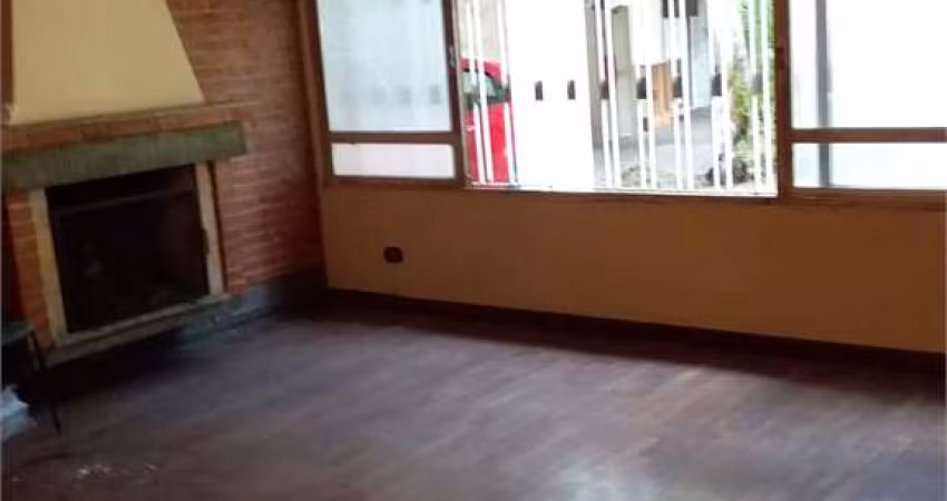 Casa térrea com 3 quartos à venda em Vila Albertina - SP