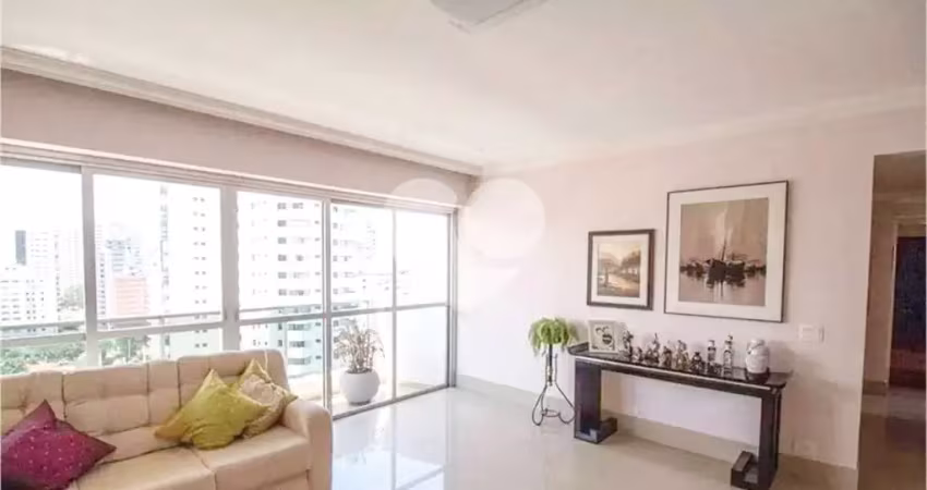 Apartamento com 3 quartos à venda em Campo Belo - SP