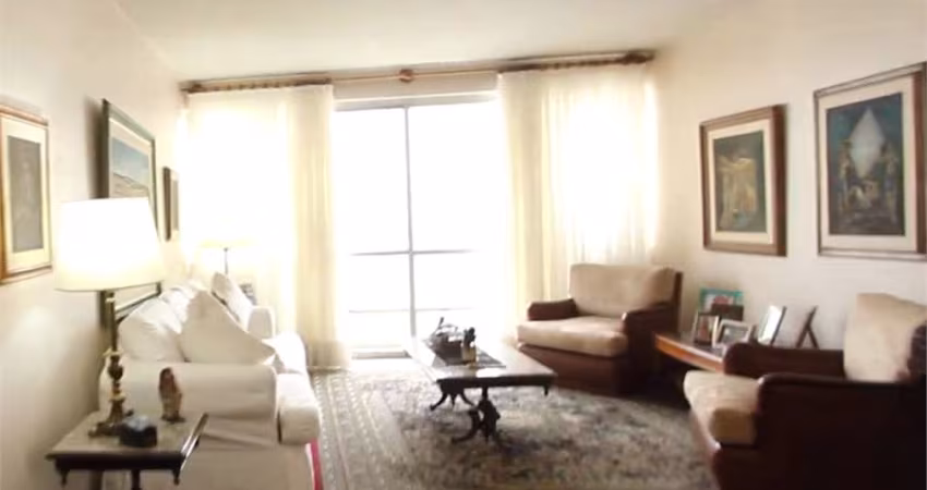 Apartamento com 3 quartos à venda em Moema - SP