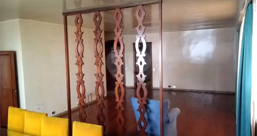 Apartamento com 4 quartos à venda em Aclimação - SP