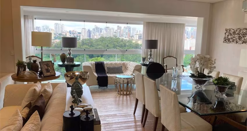 Apartamento com 4 quartos à venda em Aclimação - SP