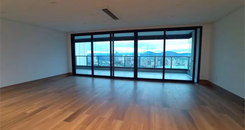 Apartamento com 3 quartos à venda em Alphaville Industrial - SP