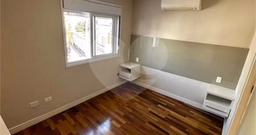 Casa de vila com 2 quartos à venda em Vila Mariana - SP