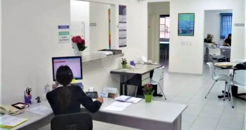 Prédio inteiro à venda em Chácara Inglesa - SP