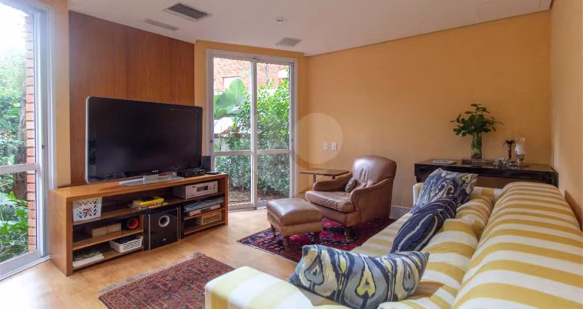 Condomínio com 4 quartos à venda em Jardim Sílvia (zona Oeste) - SP
