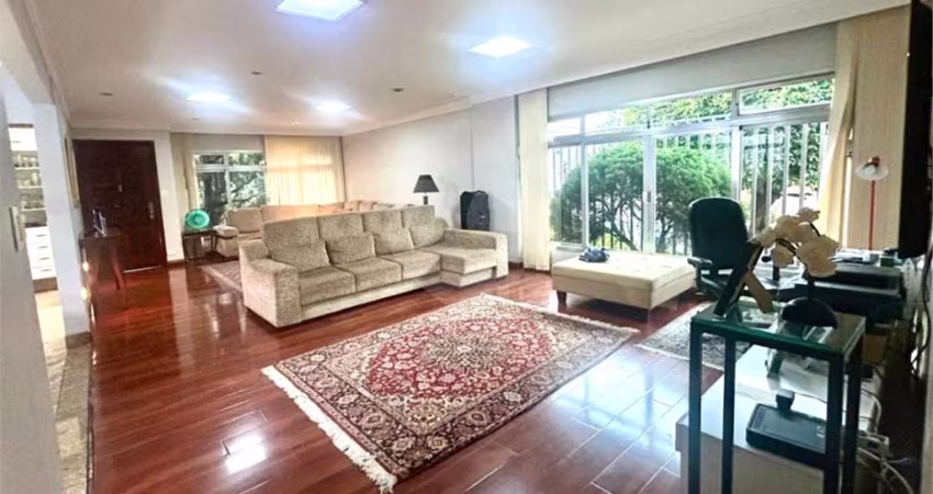 Casa térrea com 6 quartos à venda em Planalto Paulista - SP