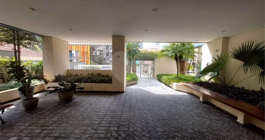 Apartamento com 3 quartos à venda ou para locação em Vila Olímpia - SP