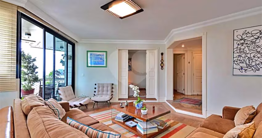 Apartamento com 3 quartos à venda na Avenida Chibarás, Moema, São Paulo